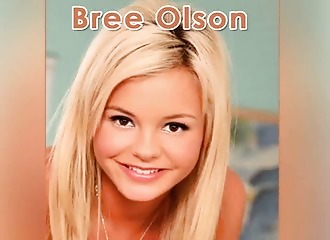 Bree Olsen enculée en jupette rose