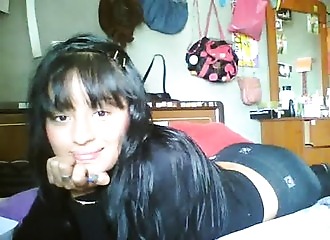 Des amatrices latines montrent leurs charmes