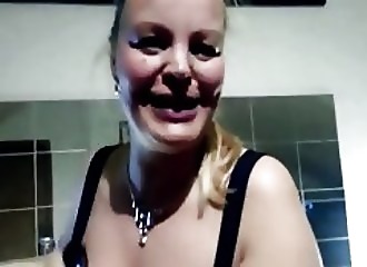 Amateur blowjob front of cam