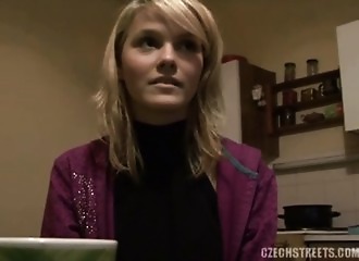 Sucé en pov par sa blonde 