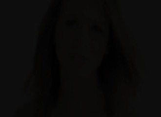 Elle goûte à sa mouille en solo