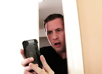 Surpris entrain d'espionner sa belle mère sous la douche